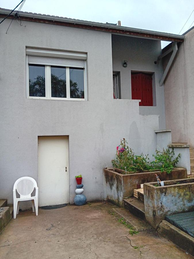 Une Maison En Ville Saint-Denis  Exteriör bild